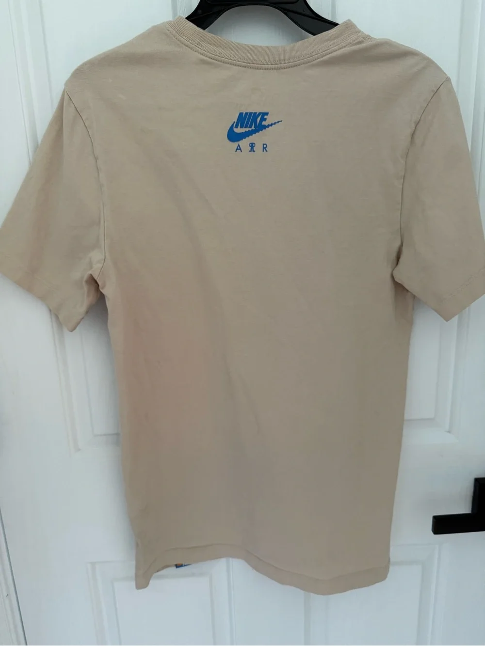 Nike Men’s Sand Tee with Blue Graphic